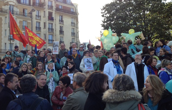 Sur la butte du parvis 2